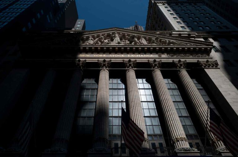 The S&P 500 is headed for its longest winning streak in more than 20 years. That doesn’t mean the worst is over for stocks.